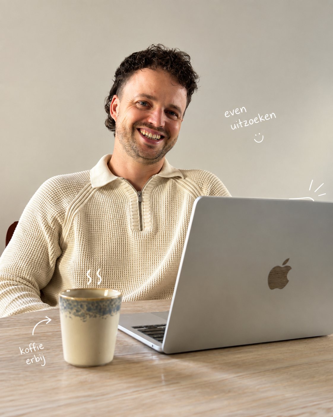 Dylan van den Bosch aan tafel achter zijn laptop met een kop koffie, met handgeschreven notities: even uitzoeken, koffie erbij.
